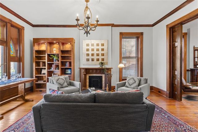 2346 Albion Place, St Louis, MO 63104