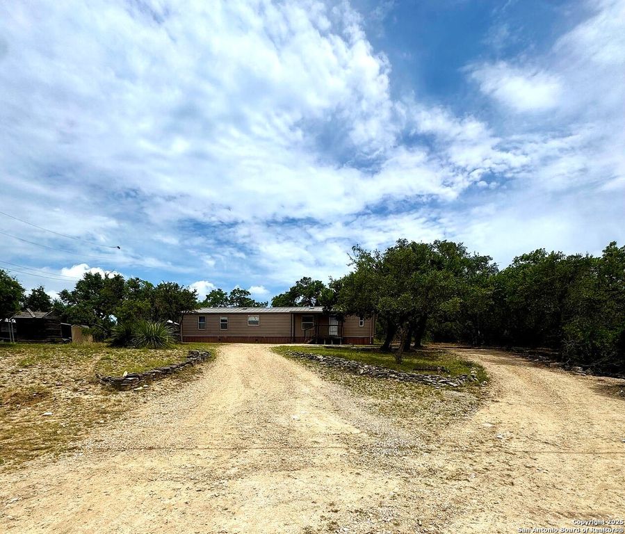 1053 Crown, Bulverde, TX 78163