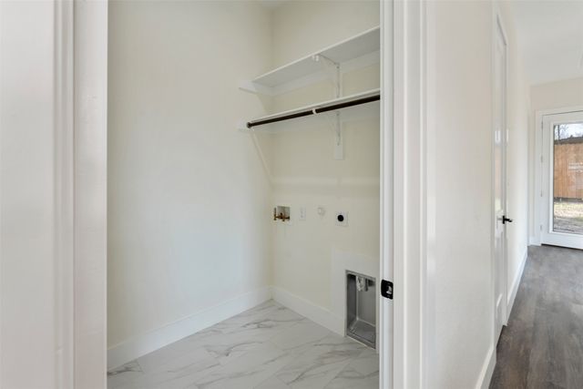 804 N Needmore, Athens, TX 75751