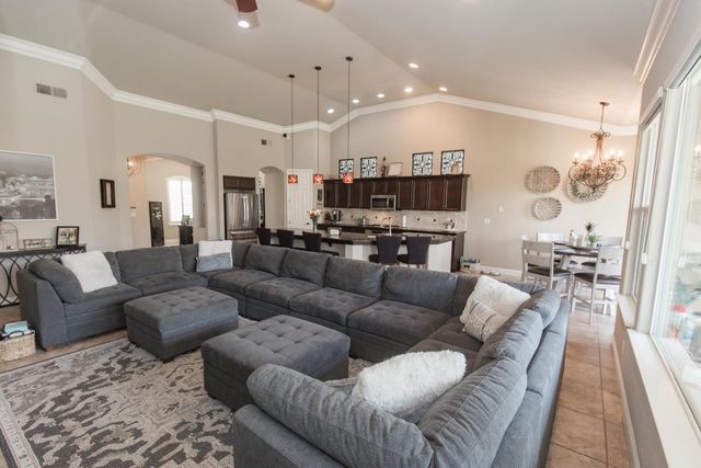 3357 Buckingham Avenue, Clovis, CA 93619