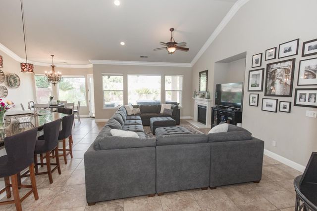 3357 Buckingham Avenue, Clovis, CA 93619