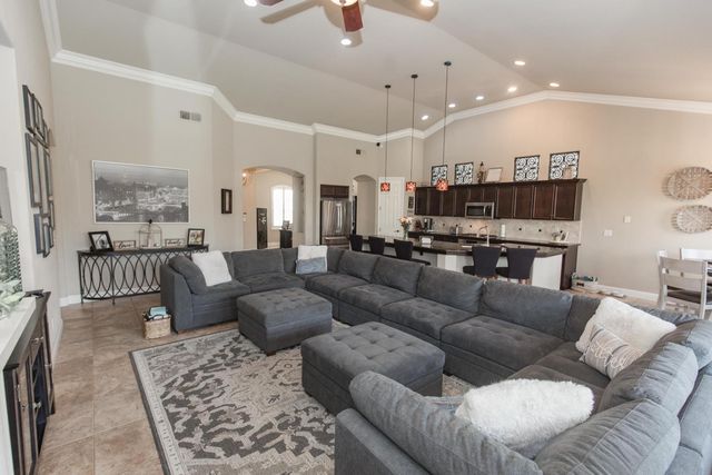 3357 Buckingham Avenue, Clovis, CA 93619