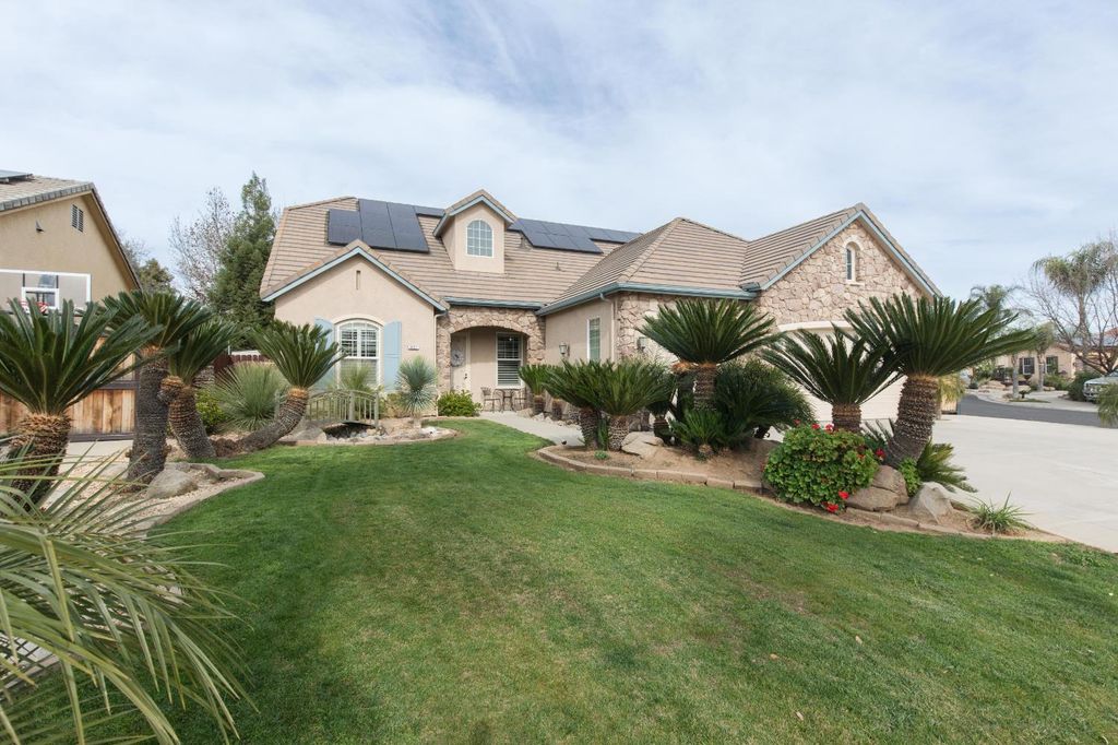 Image 1 of property listing at 3357 Buckingham Avenue, Clovis, CA 93619