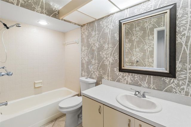3016 LANDMARK BOULEVARD 401, Palm Harbor, FL 34684