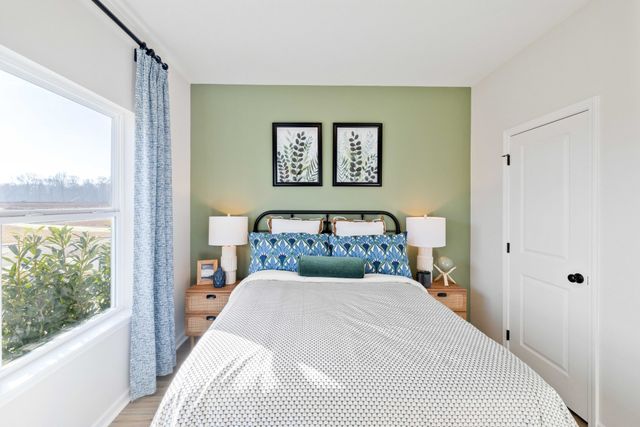 614 Nightengale Ridge Dr, Columbia, TN 38401