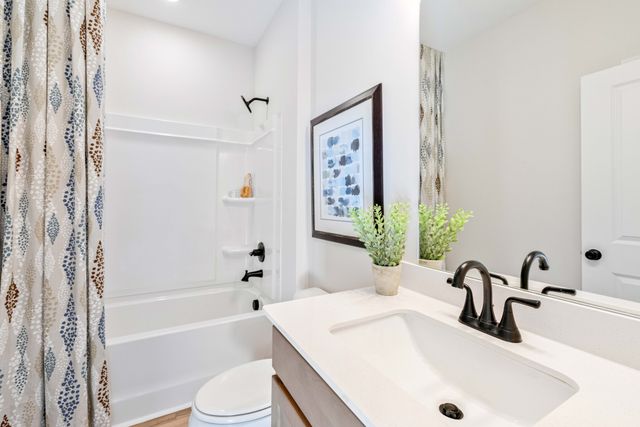 614 Nightengale Ridge Dr, Columbia, TN 38401