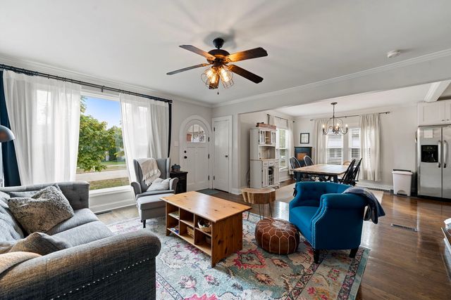 1488 Van Buren Avenue, Des Plaines, IL 60018