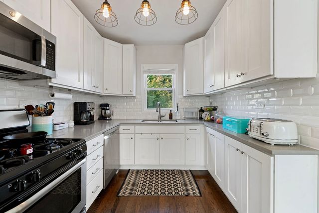 1488 Van Buren Avenue, Des Plaines, IL 60018