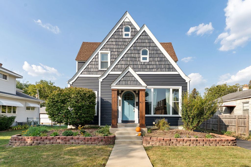 1488 Van Buren Avenue, Des Plaines, IL 60018