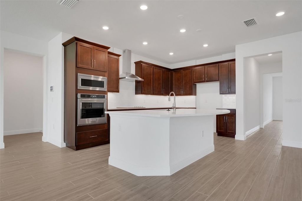 Image 22 of property listing at 7446 SEA MANATEE STREET, Parrish, FL 34219