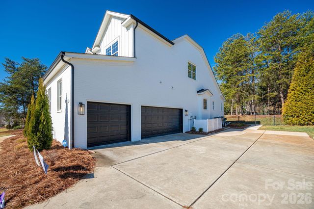 205 Walking Horse Trail, Davidson, NC 28036