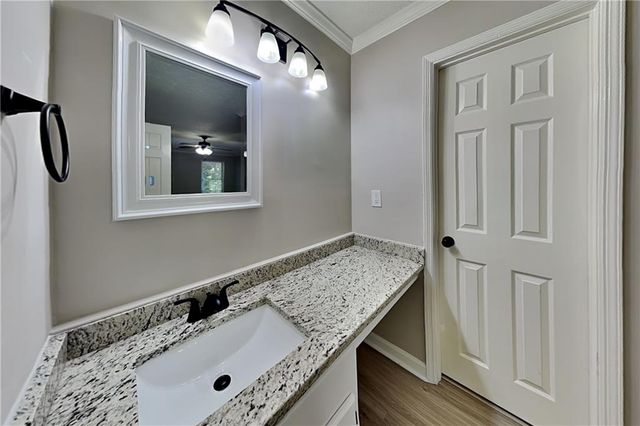 9880 Lake Forest Way, Roswell, GA 30076
