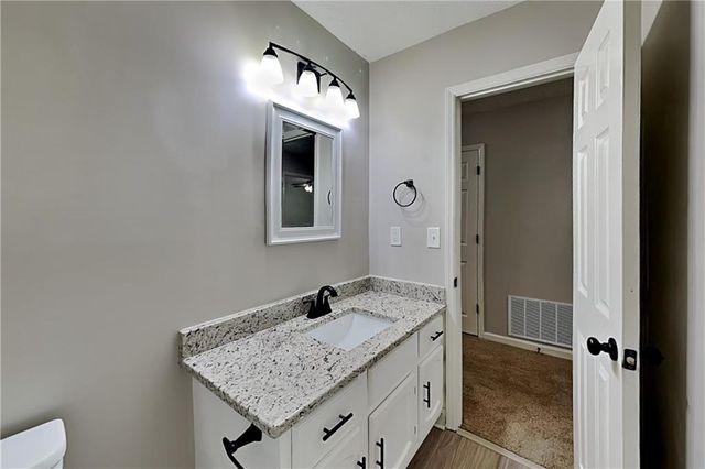 9880 Lake Forest Way, Roswell, GA 30076