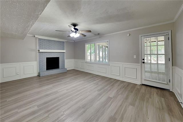 9880 Lake Forest Way, Roswell, GA 30076