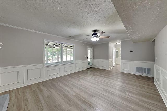 9880 Lake Forest Way, Roswell, GA 30076
