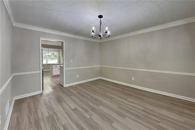 9880 Lake Forest Way, Roswell, GA 30076
