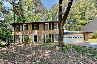 9880 Lake Forest Way, Roswell, GA 30076