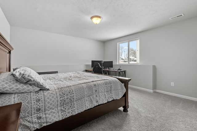 5088 Lake Pines Court, Pavilion Twp, MI 49097