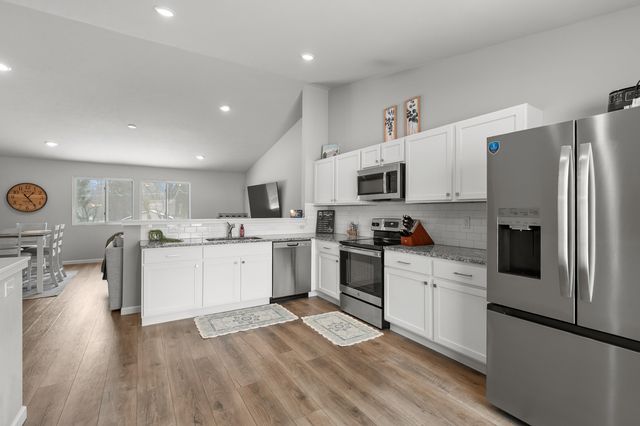 5088 Lake Pines Court, Pavilion Twp, MI 49097