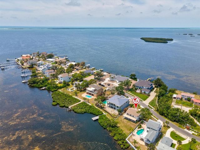 1647 SEA BREEZE DRIVE, Tarpon Springs, FL 34689