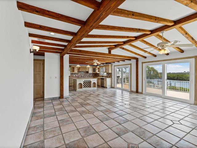 1647 SEA BREEZE DRIVE, Tarpon Springs, FL 34689