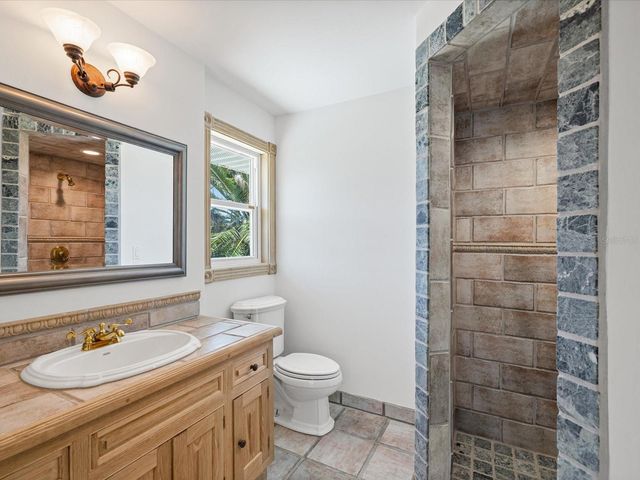 1647 SEA BREEZE DRIVE, Tarpon Springs, FL 34689