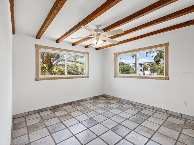 1647 SEA BREEZE DRIVE, Tarpon Springs, FL 34689