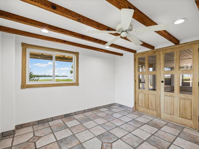 1647 SEA BREEZE DRIVE, Tarpon Springs, FL 34689