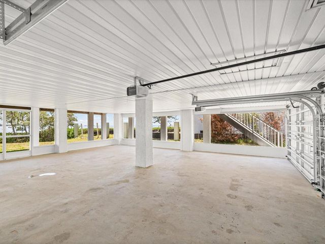 1647 SEA BREEZE DRIVE, Tarpon Springs, FL 34689