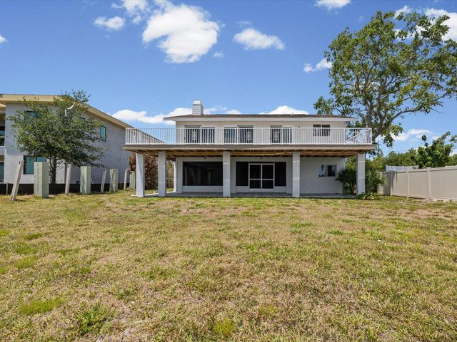 1647 SEA BREEZE DRIVE, Tarpon Springs, FL 34689