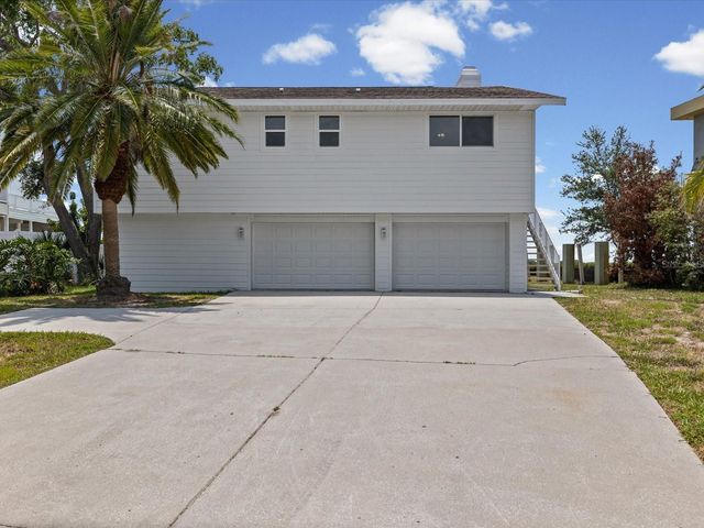 1647 SEA BREEZE DRIVE, Tarpon Springs, FL 34689
