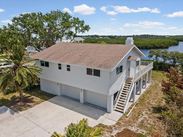 1647 SEA BREEZE DRIVE, Tarpon Springs, FL 34689