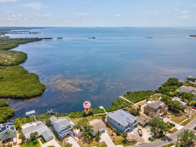 1647 SEA BREEZE DRIVE, Tarpon Springs, FL 34689