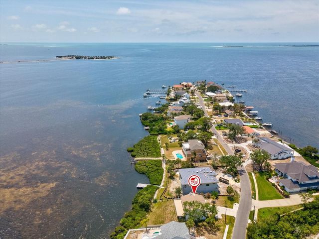 1647 SEA BREEZE DRIVE, Tarpon Springs, FL 34689