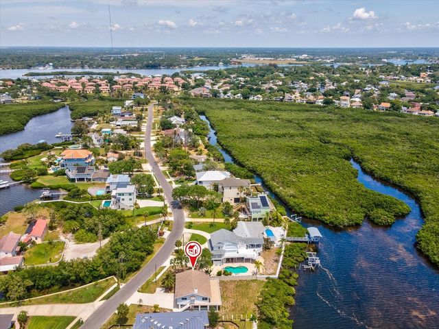1647 SEA BREEZE DRIVE, Tarpon Springs, FL 34689