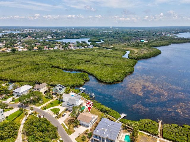 1647 SEA BREEZE DRIVE, Tarpon Springs, FL 34689