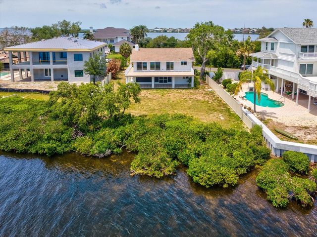 1647 SEA BREEZE DRIVE, Tarpon Springs, FL 34689