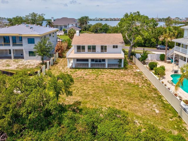 1647 SEA BREEZE DRIVE, Tarpon Springs, FL 34689