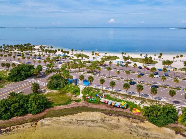 1647 SEA BREEZE DRIVE, Tarpon Springs, FL 34689