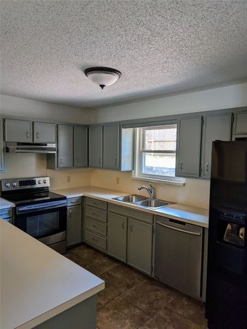 104 Brookdale Drive, Highland Village, TX 75077