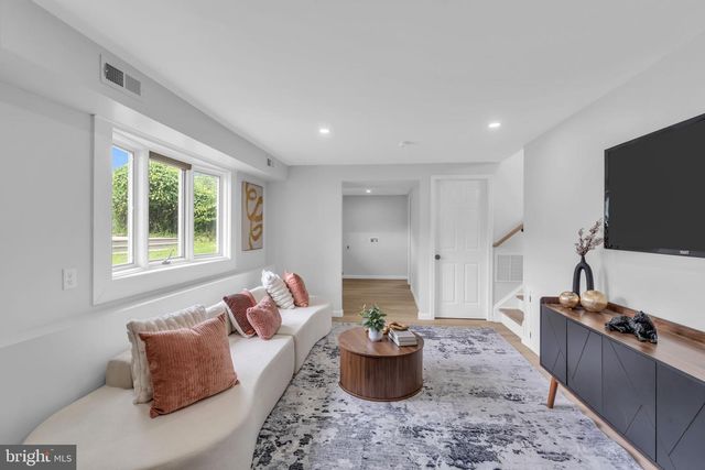 16 FALMOUTH RD, Hamilton, NJ 08620