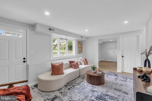 16 FALMOUTH RD, Hamilton, NJ 08620