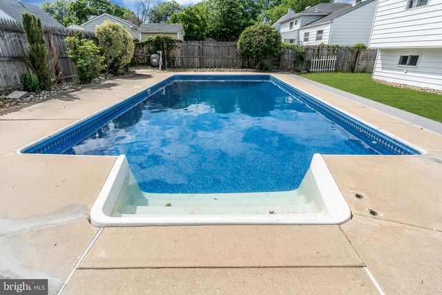 16 FALMOUTH RD, Hamilton, NJ 08620