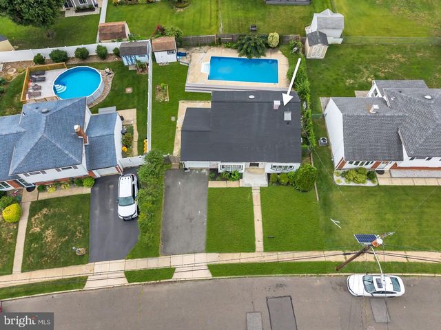 16 FALMOUTH RD, Hamilton, NJ 08620
