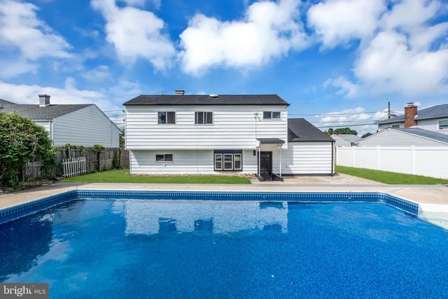 16 FALMOUTH RD, Hamilton, NJ 08620
