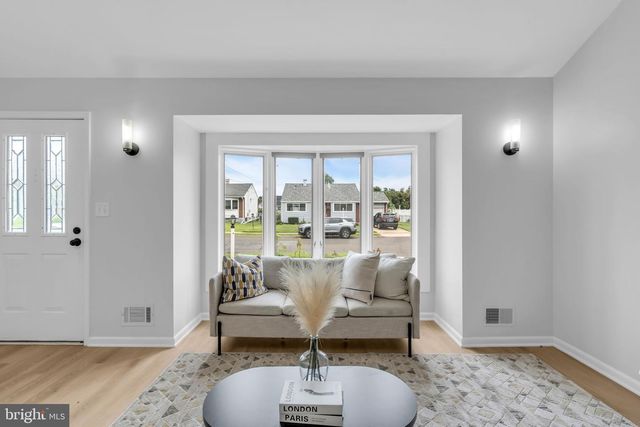 16 FALMOUTH RD, Hamilton, NJ 08620