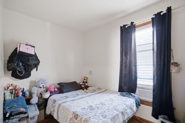 5225 S CAMPBELL Avenue, Chicago, IL 60632