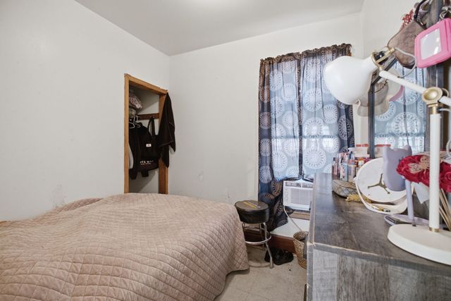 5225 S CAMPBELL Avenue, Chicago, IL 60632
