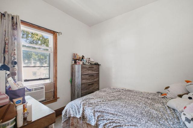 5225 S CAMPBELL Avenue, Chicago, IL 60632