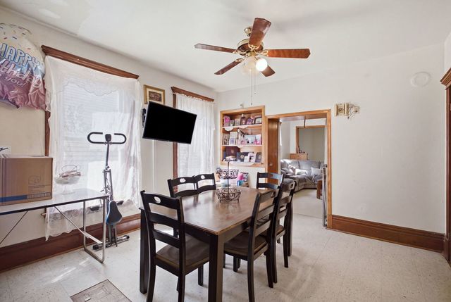 5225 S CAMPBELL Avenue, Chicago, IL 60632